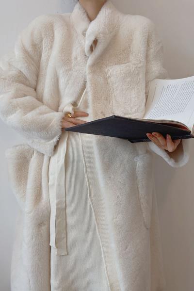 오빠꼬시러 가는날따뜻한 페이크퍼 코트 뽀글이 기모  겨울 모조 밍크털 일체형 램스울 코트 미디움 기질명 원달-16481